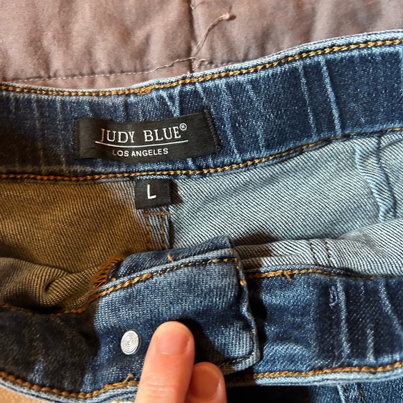 Judy Blue Blue Jean Shorts with Cream Tie - Picture 3 of 5